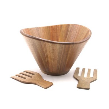 Деревянная салатница и серверы